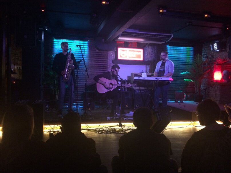 Концерт Весны в "Друзья бар"