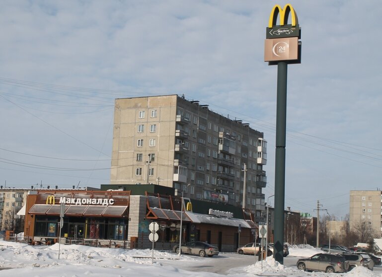 Kfc бердск. КФС Бердск. Макдональдс Бердск. Микрорайон Северный KFC Бердск. КФС Бердск Ленина 90.