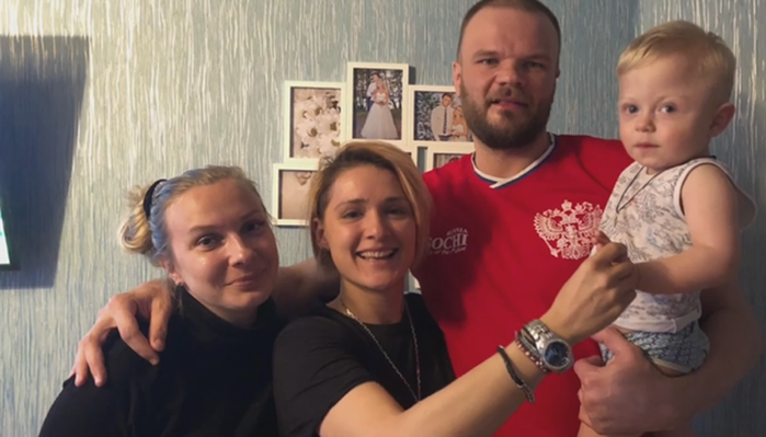На фото: слева направо Анастасия Дашко, Ольга Николаева, Константин Кулешов, Клим Кулешов
Источник фото: tsb.com.ru