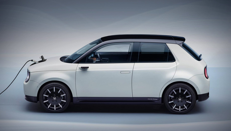 В Великобритании, Германии, Франции и Норвегии уже принимаются предварительные онлайн-заказы на пятидверку. Заинтересованность в покупке, не зная цен и мощности, выразили 31 000 человек.