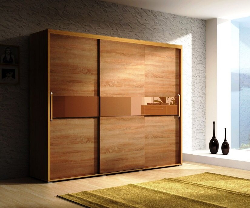 Шкаф с запасом. Легко установить точечное освещение, козырёк