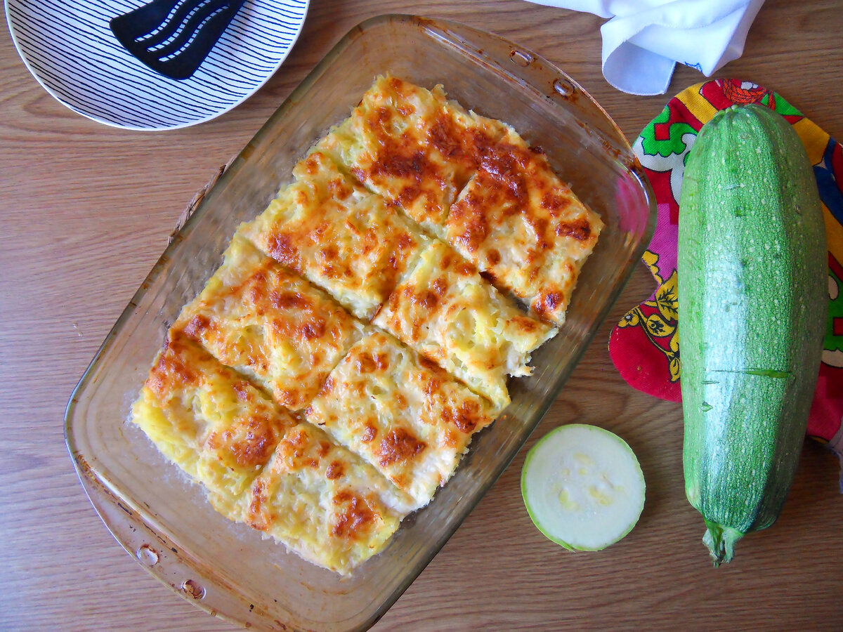 Кабачок, запечённый с сыром и белым соусом - пошаговый рецепт с фото.