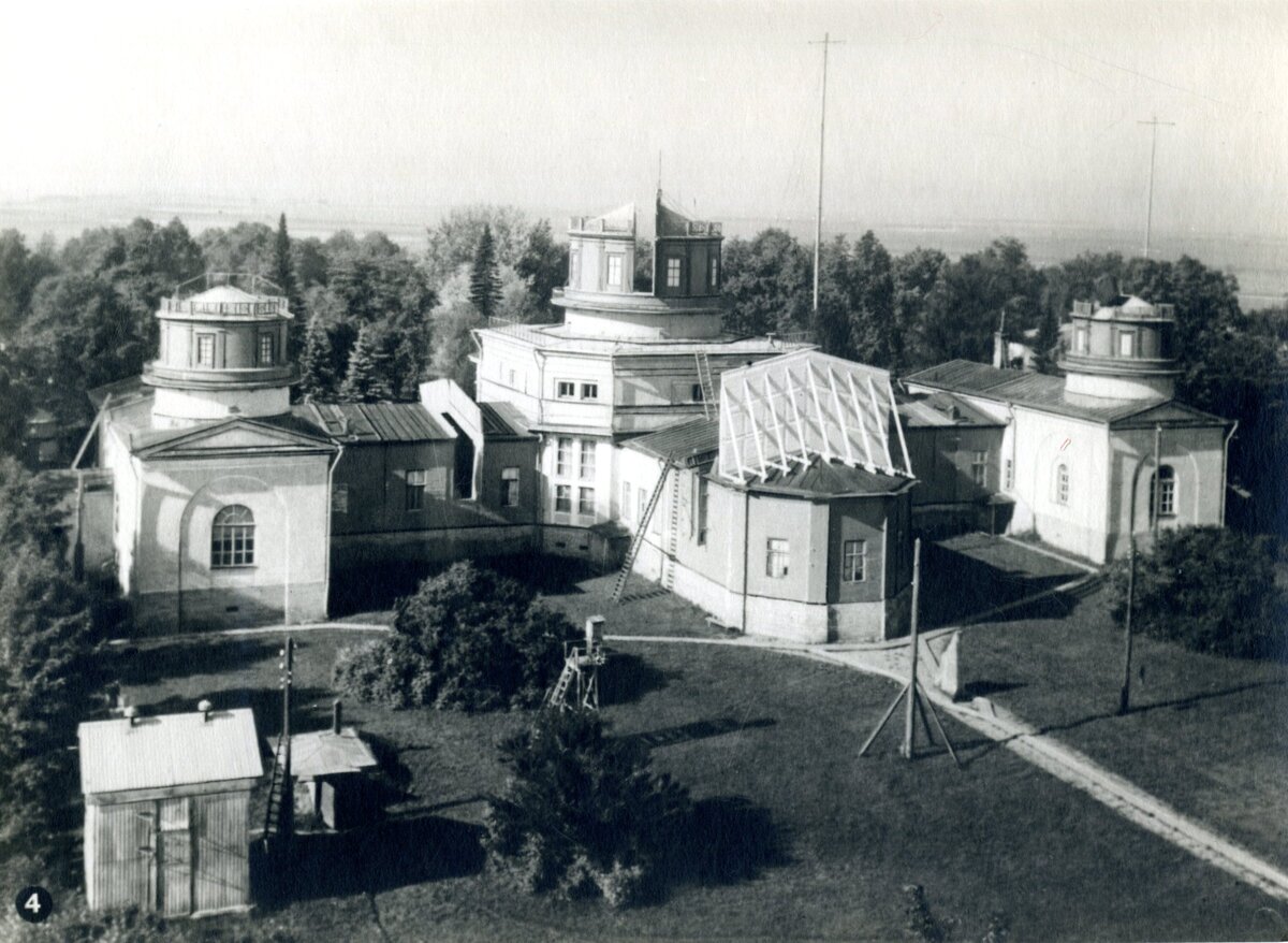 Главное здание обсерватории. Вид с юга. Фото 30-ых годов 