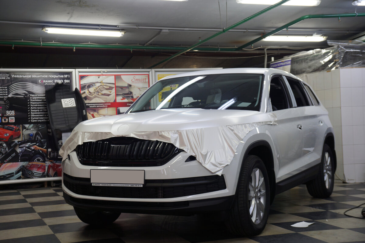 Оклейка Skoda Kodiaq - Avery Satin White Pearl