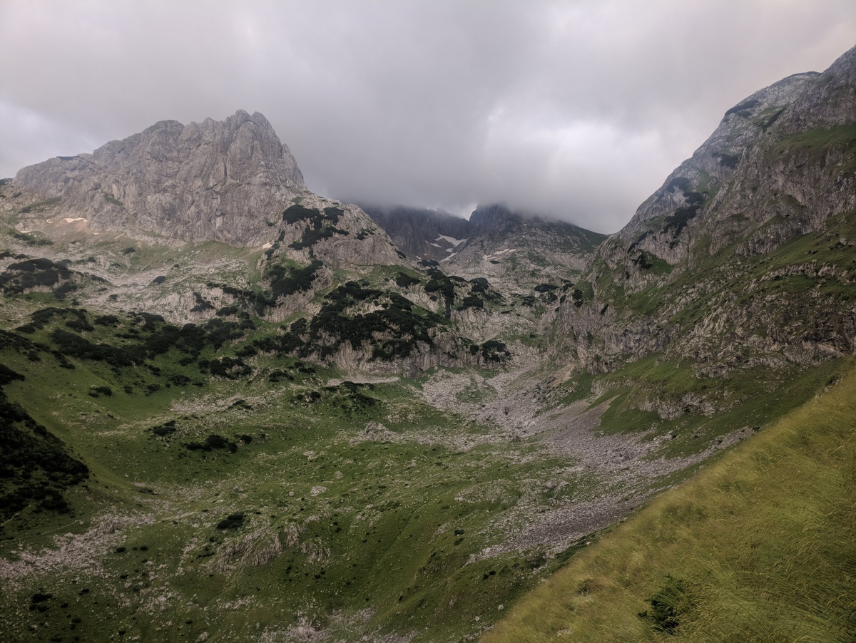 Тучи сгустились.