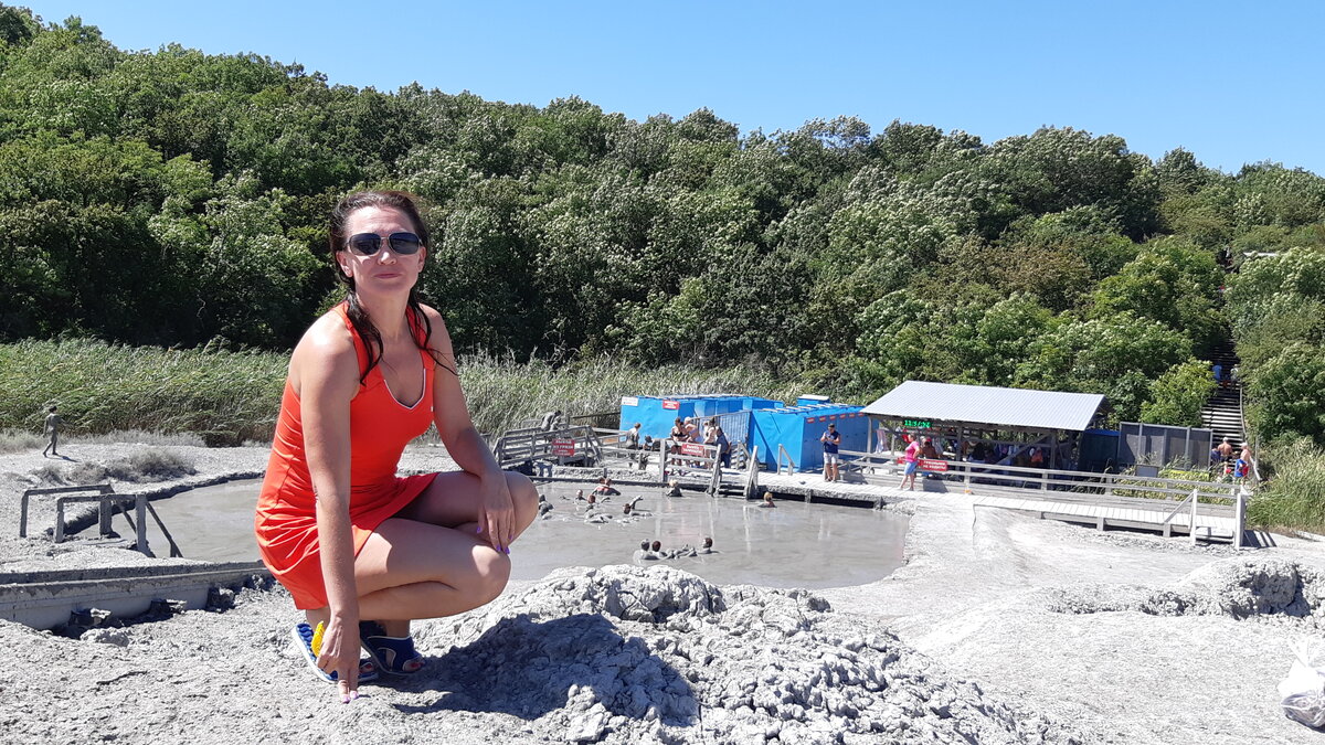 вид на грязевую купальню, раздевалку и душевую