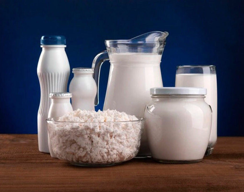 молочные продукты ..............