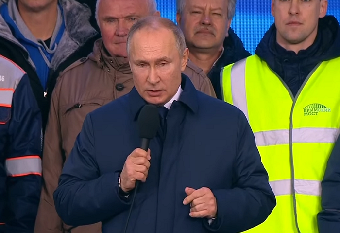 Владимир Путин на станции "Тамань" во время торжественной церемонии