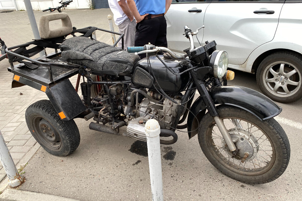 Самоделкин сделал проходимый трицикл из советского мотоцикла. Показываю ...