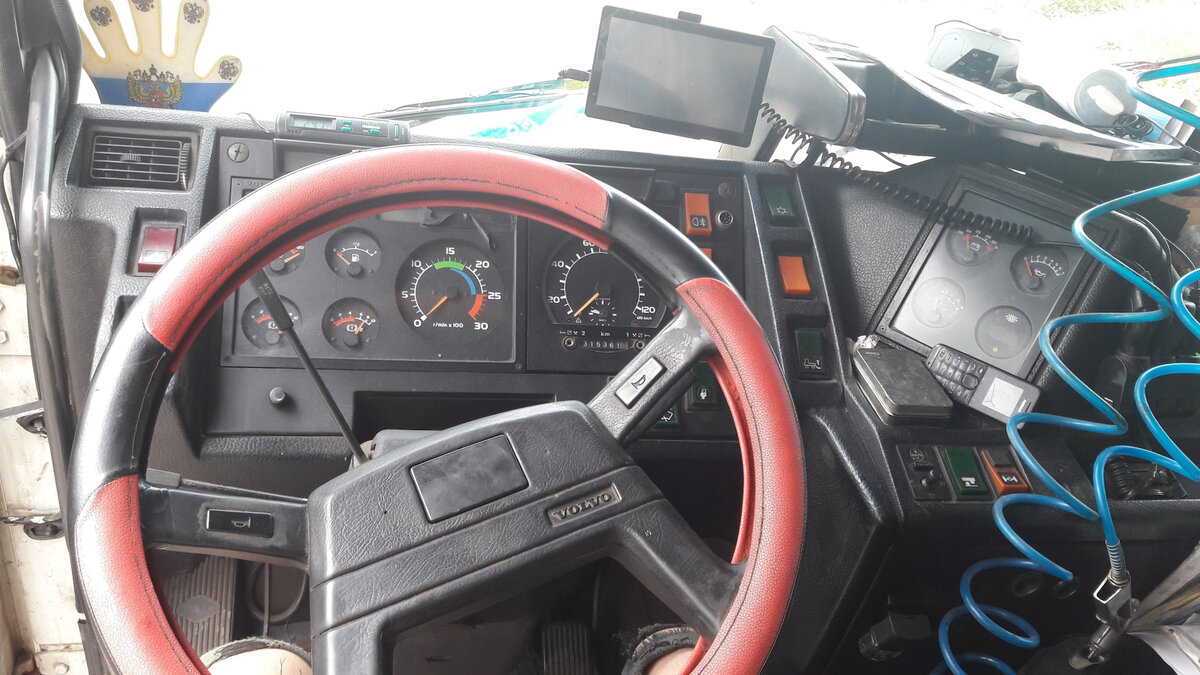 Кабина Volvo F10. Источник фото: drive2.ru