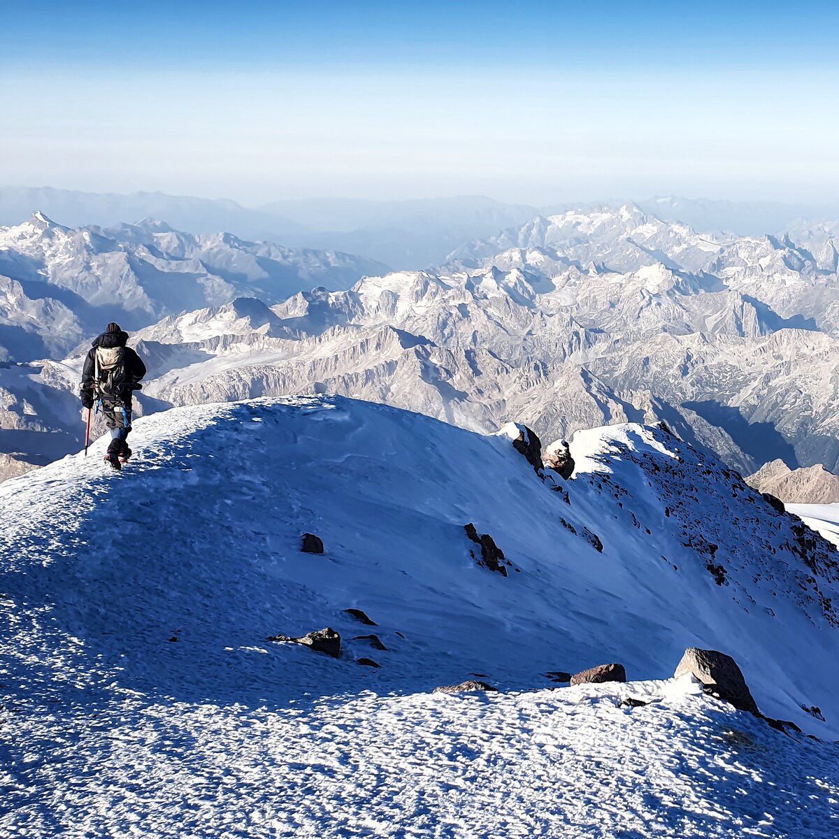 Уходит в сторонку наш Василий ))