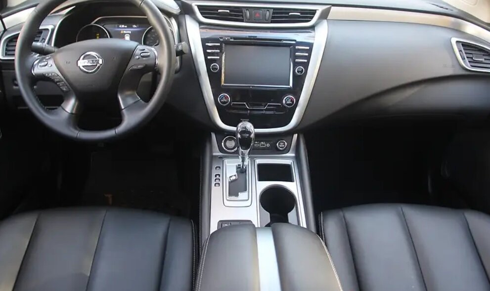 В салоне доминирует качественная отделка.