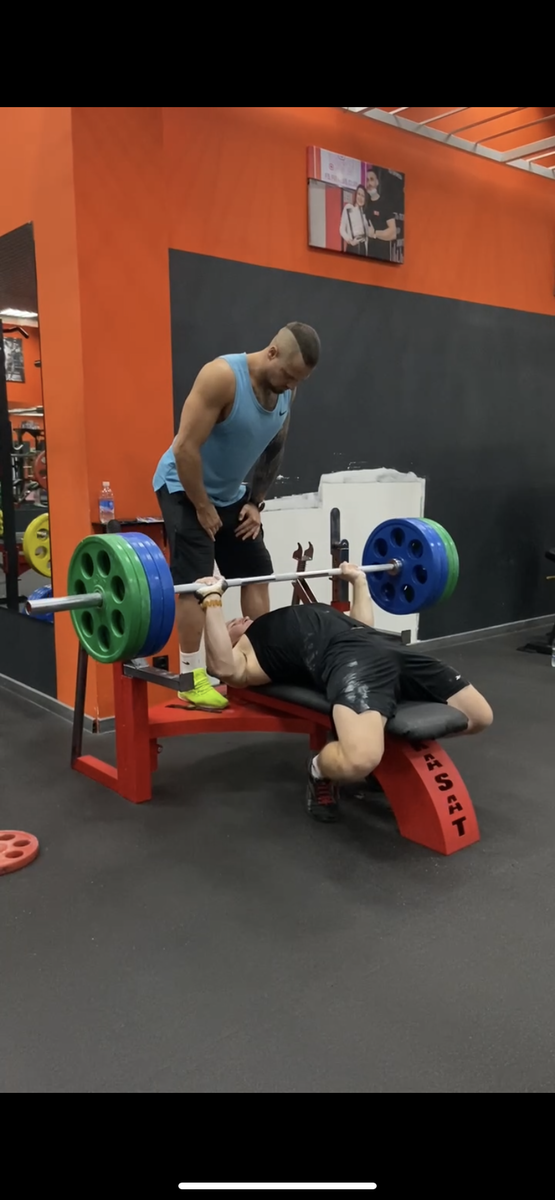 Жим лёжа 140 кг. 