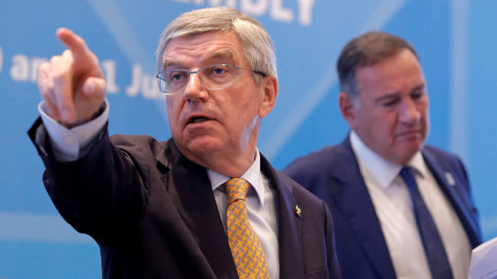 Фото: Ognen Teofilovski / Reuters📷Томас Бах (слева)