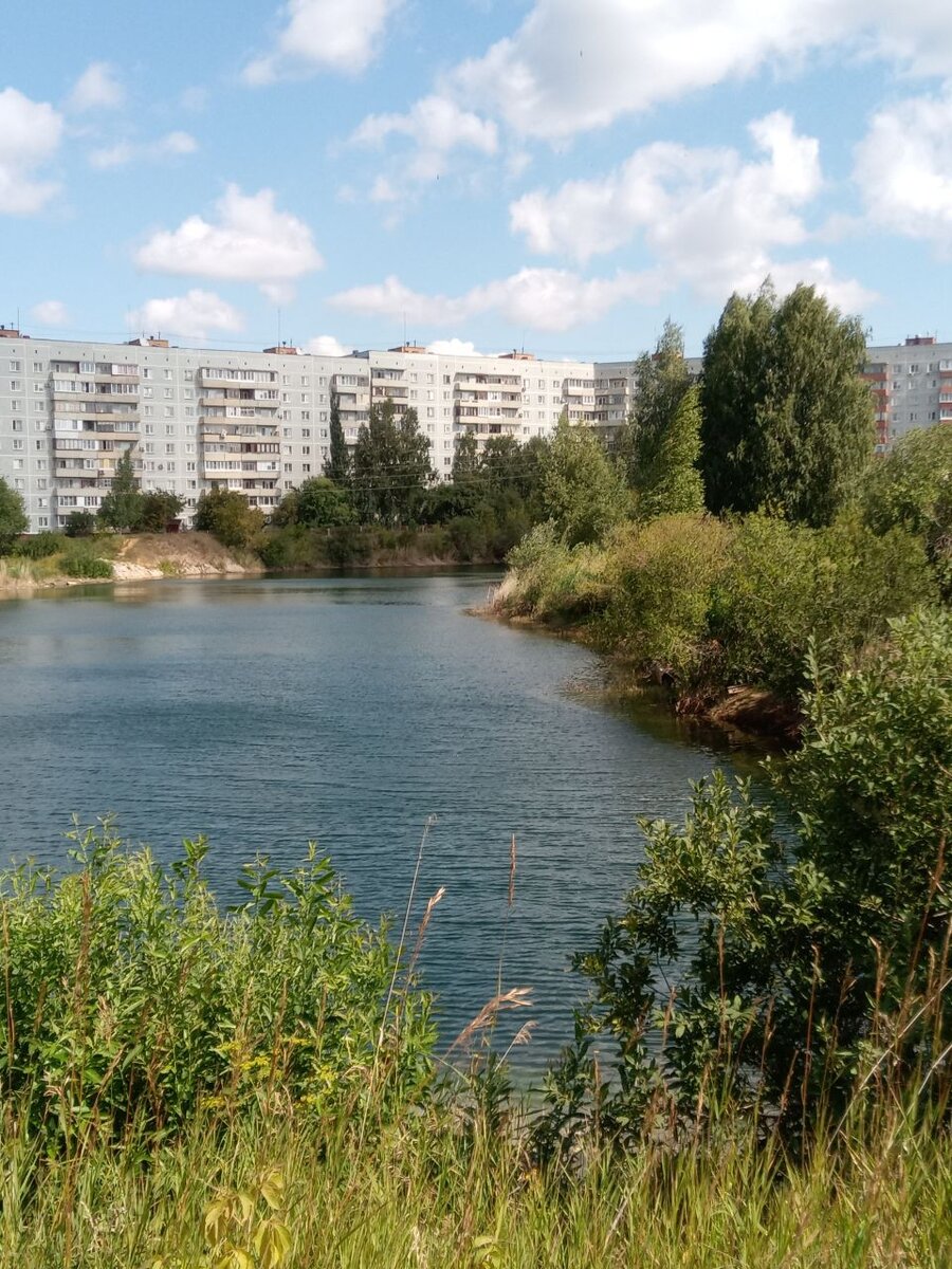 Начало бульвара, карьер