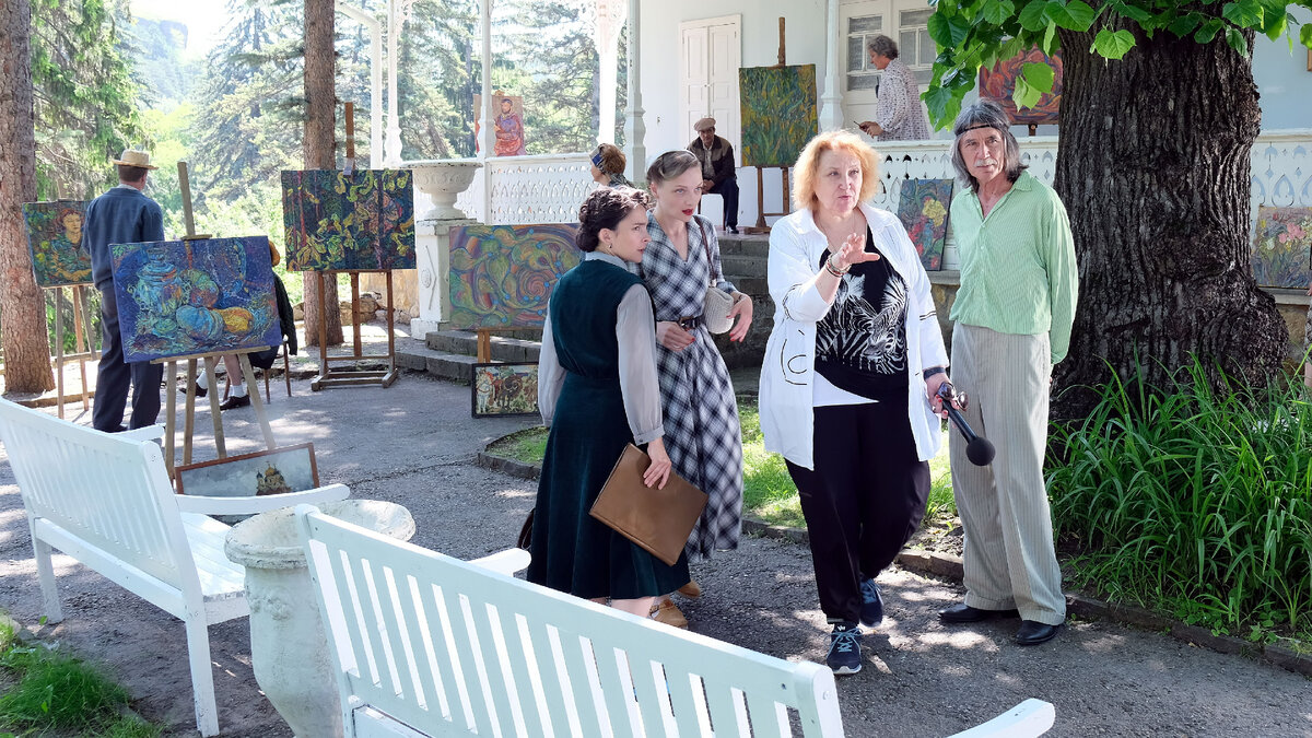 Режиссер Вера Сторожева на съемочной площадке четвертого сезона сериала «Шифр»