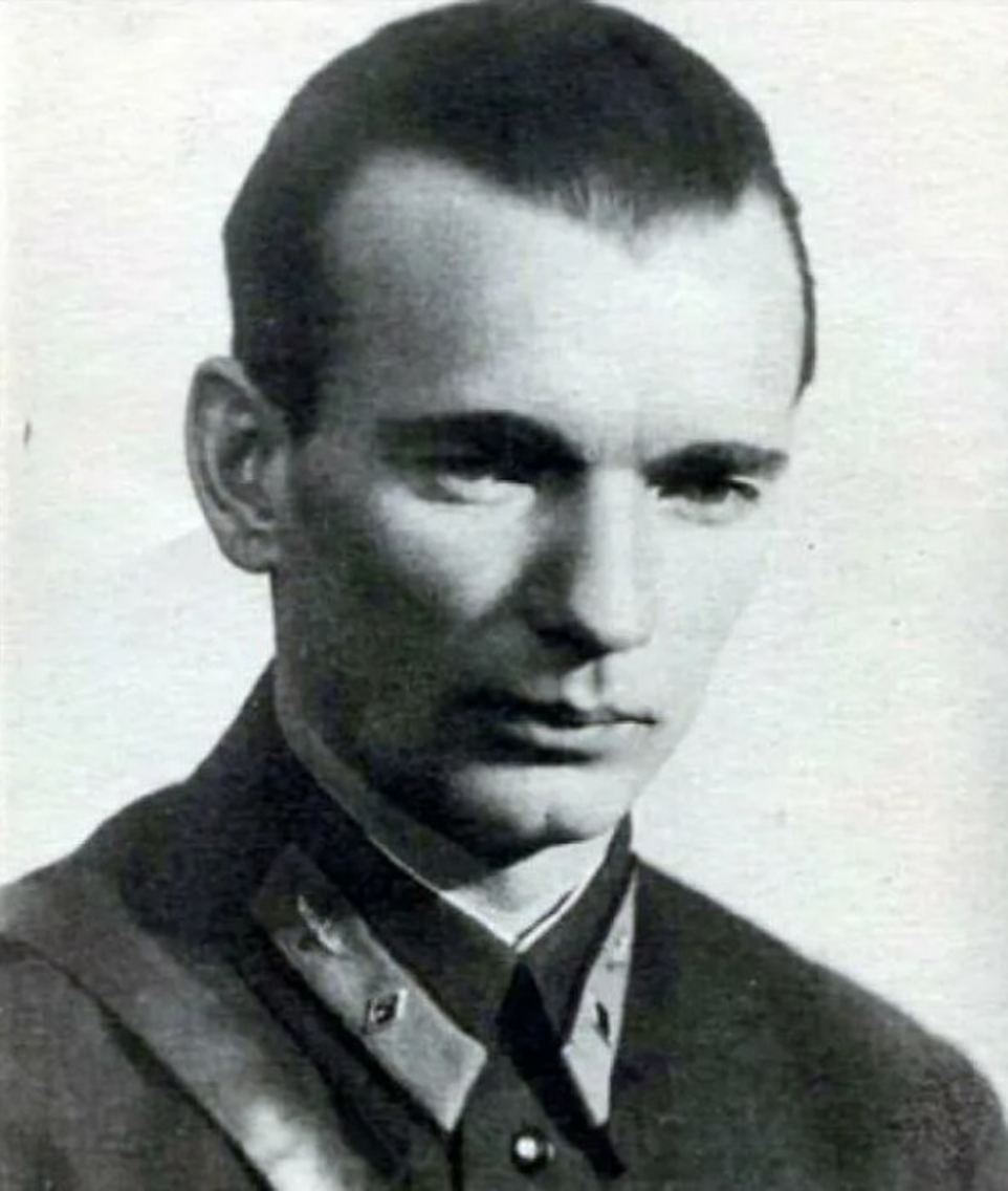 Леонид Григорьевич Минов. Летчик Леонид Минов. Леонид Минов и Яков Мошковский. Комбриг Леонид Минов.
