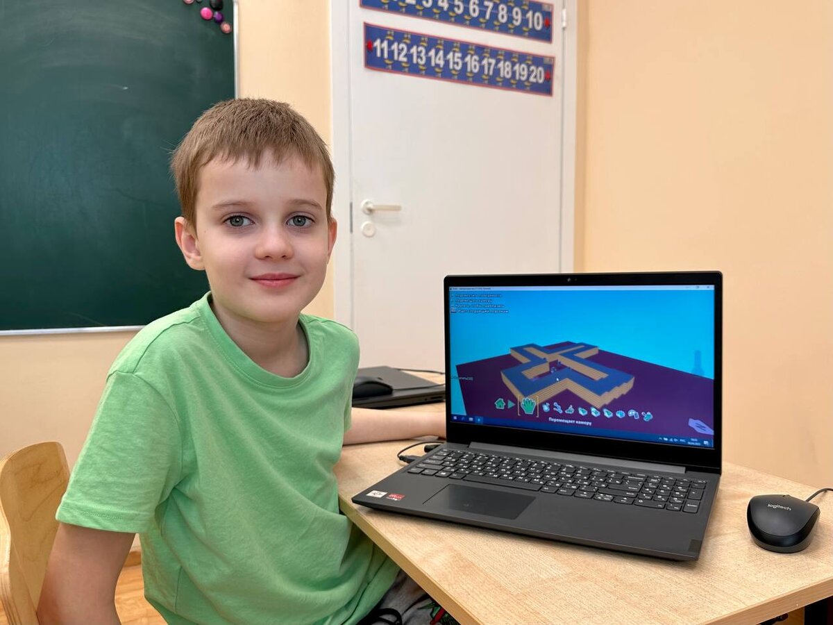 Начинать заниматься программированием для детей в Москве можно уже в начальной школе или детском саду