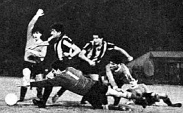 Кадры с одного из финальных матчей Кубка Либертадорес-65