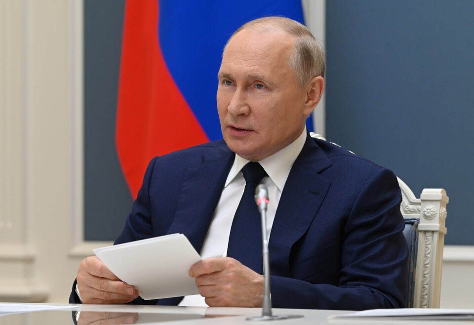    Путин предложил Совбезу обсудить отношения с ближайшими соседями России REUTERS