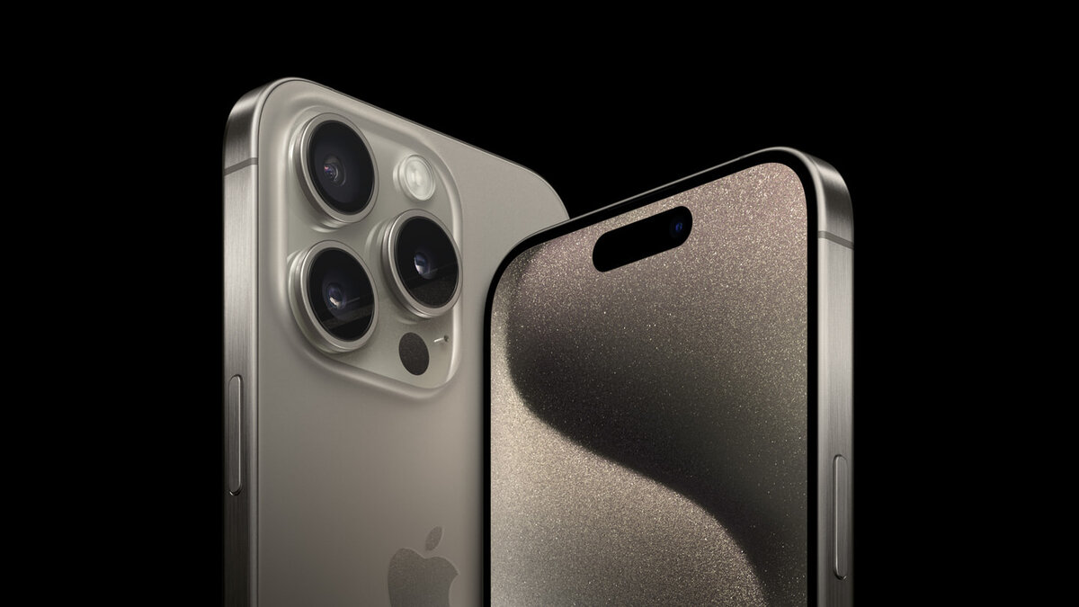 Так вот на рынке появился у нас долгожданный iPhone 15 Pro Max, цена конечно же не совсем доступная, но однако его главное преимущество это легко найти зарядки так как USB Type-C можно сказать у всех, ну а характеристики это вот:Дисплей: 6.7" OLED - 1290 x 2796.Чип: Apple A17 Pro.Камера: 4 (48 MP + 12 MP + 12 MP)Батарея: 4422 мАчOS: iOS 17.Вес: 221 г.Преимущества и недостатки✅Рамка сделана из титана, а стекло с обеих сторон отлично противостоит царапинам✅Порт USB-С имеет ряд продвинутых возможностей для опытных пользователей✅Оснащен настраиваемой кнопкой Action Button❌Под нагрузкой корпус смартфона существенно нагревается❌Большой вес может доставлять неудобства❌Хотелось бы видеть более быструю зарядку батареиНу а цвета у нас такие: натуральный, синий, белый и черный титан.Ну и это главные характеристики нашего iPhone 15 Pro Max