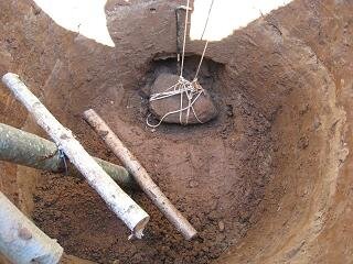 Как выкопать колодец на даче: подробная технология