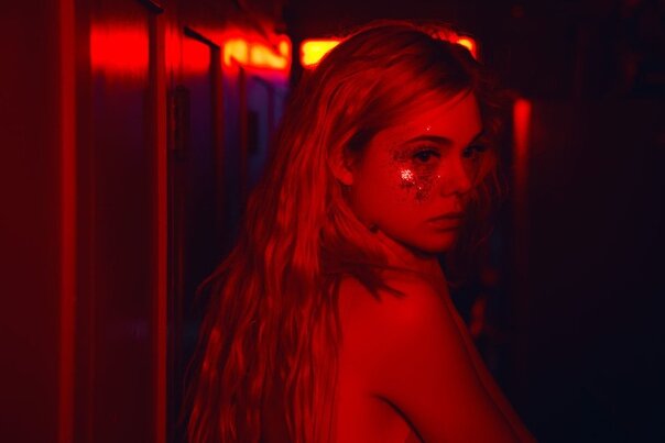 Кадр из фильма «Неоновый демон»