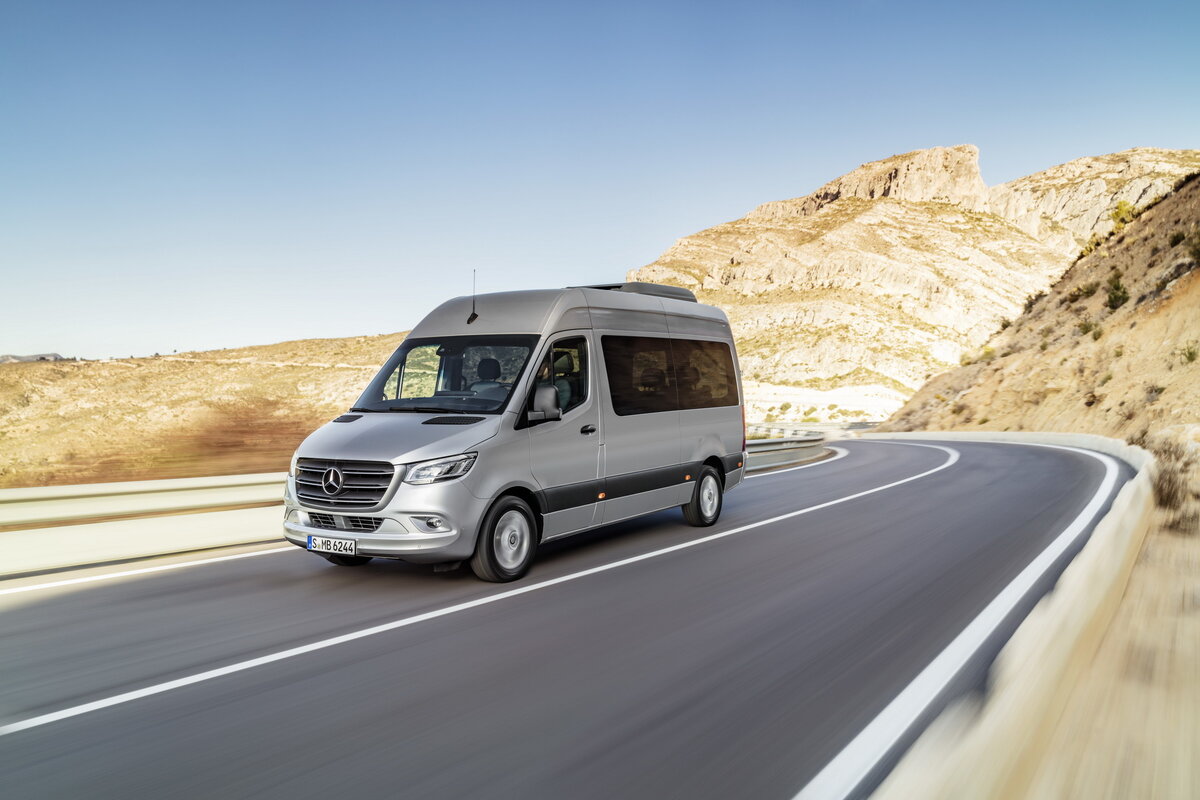 Mercedes Benz Minibus