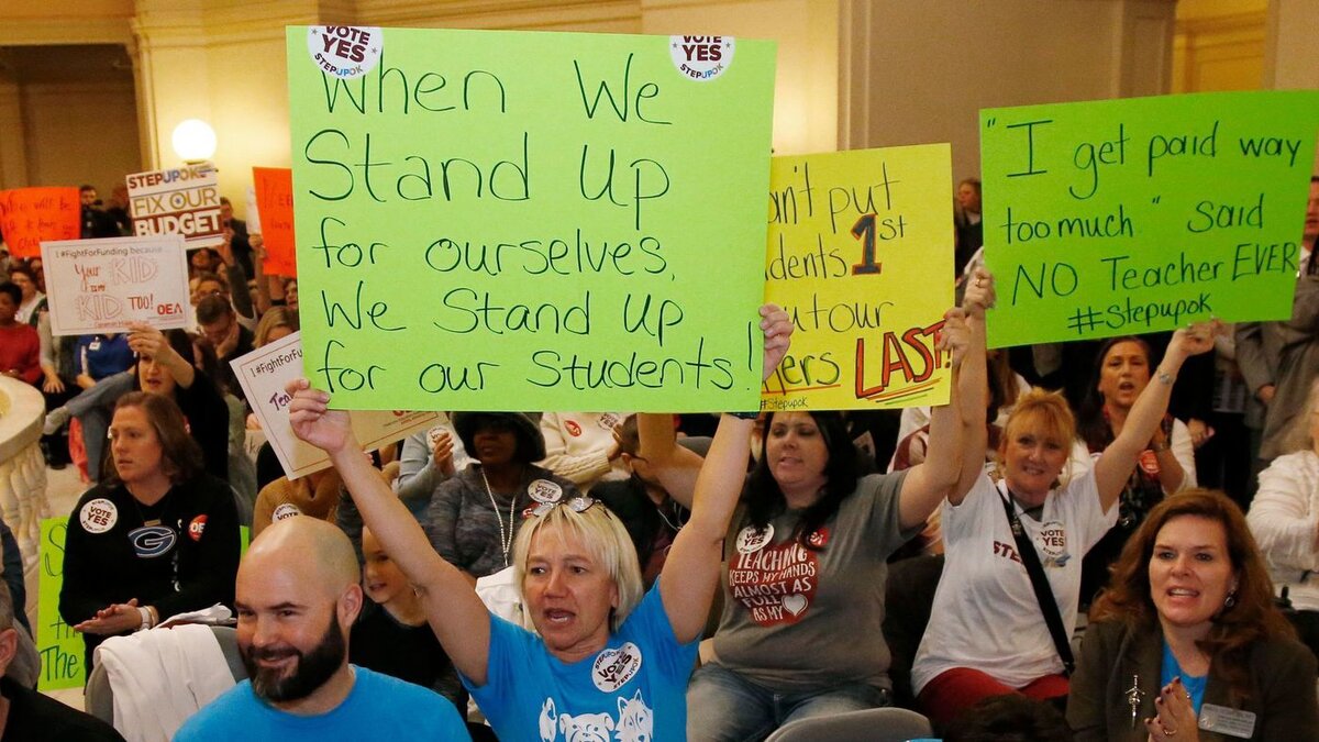 Источник: http://www.latimes.com/nation/la-na-oklahoma-teachers-20180306-story.html