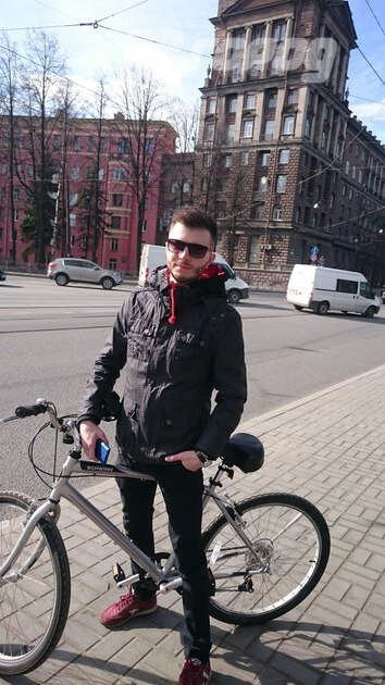 Александр Лузгин, юрист. Живёт в Санкт-Петербурге.