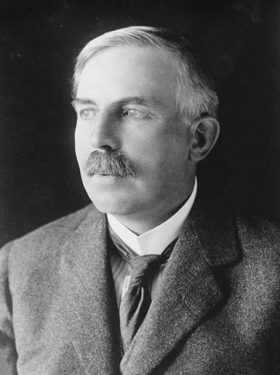 Эрнест Резерфорд  (1871-1937).