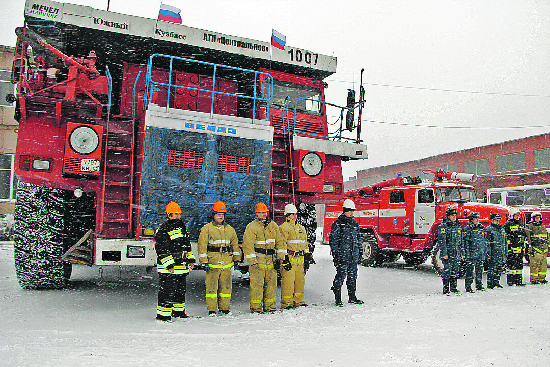 Пожарная машина (вязание крючком)