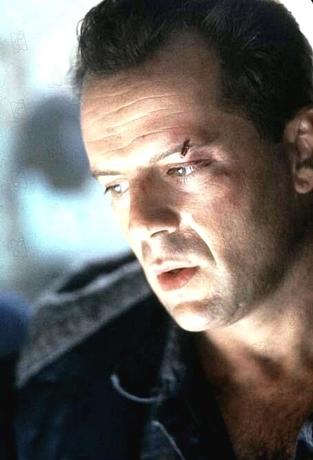 Брюс Уиллис - "Die Hard 2" (1990) 