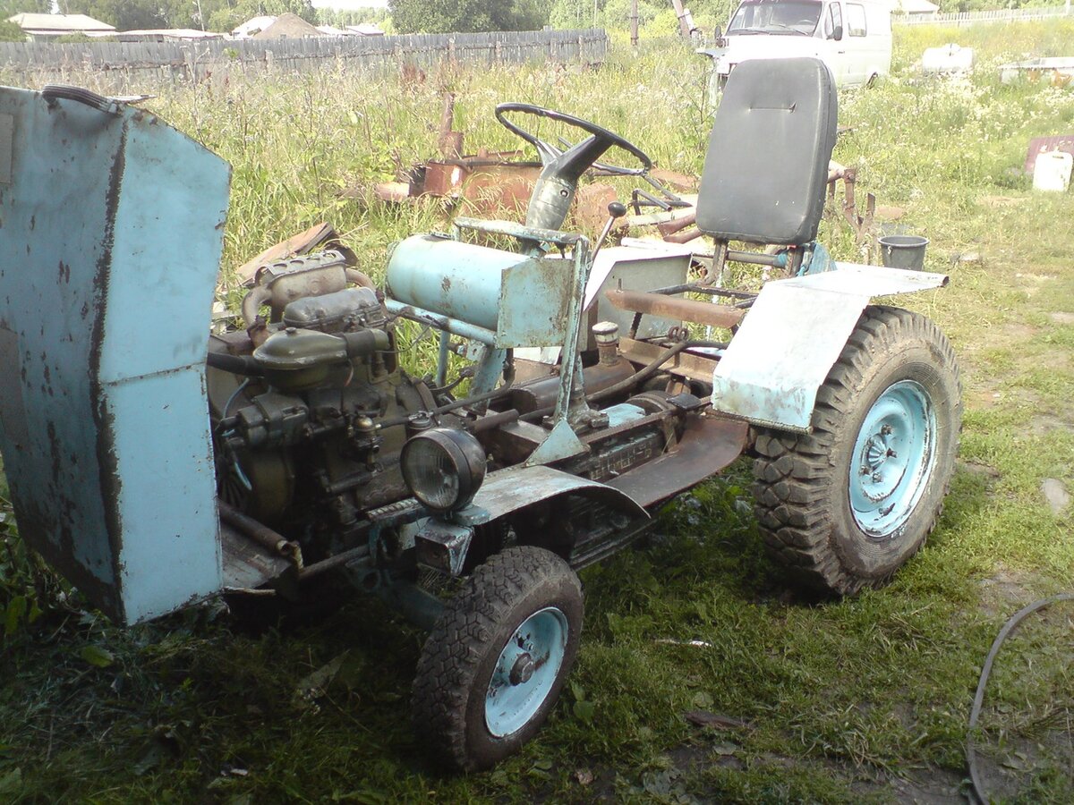 Из того, что было. Алтайский пенсионер собрал трактор из мусора