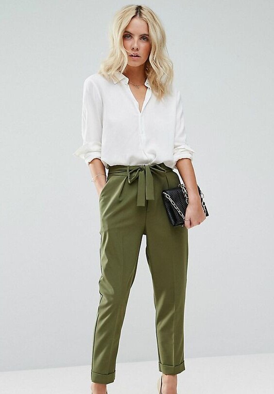 Модные короткие брюки в приглушенном цвете — маст-хэв лета 2018