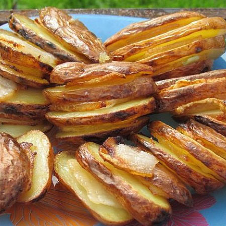 Картошка с салом на углях 