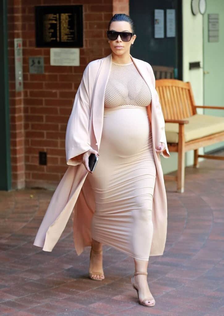 Беременная Ким Кардашьян