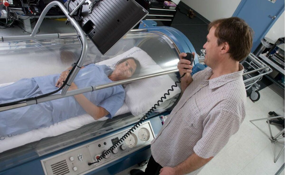 Гипербарическая барокамера. Гипербарическая оксигенация барокамера. Барокамера блкс 303 мк. Барокамера блкс 303 мк. Гбо лечение.