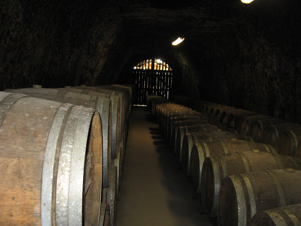 Вина, которые делают в здешних винодельнях, очень тонкие