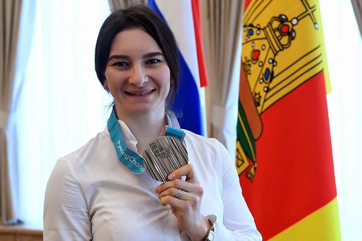 Наталья Непряева с медалью