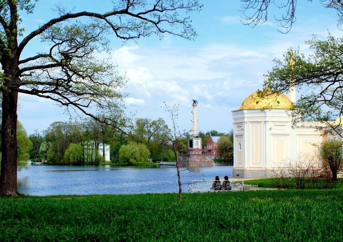 Слева виднеется Зал на Острову, Чесменская колонна и Турецкая баня справа