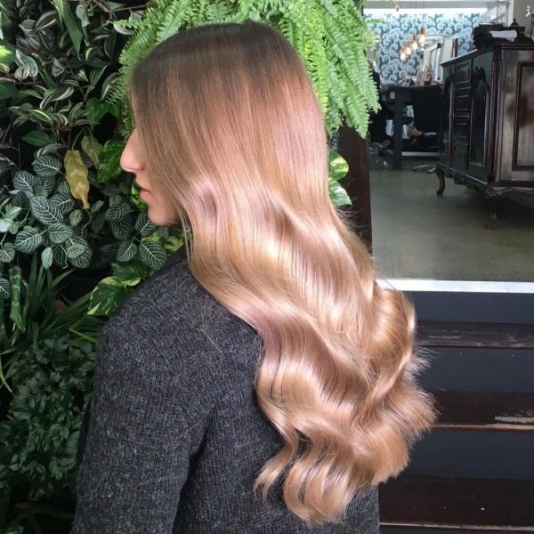 Блонд — уже не так красиво: вот новый тренд в окрашивании волос на 2019