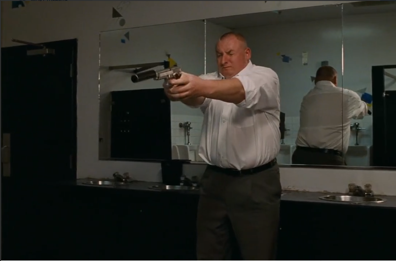 Славик щурится, когда стреляет