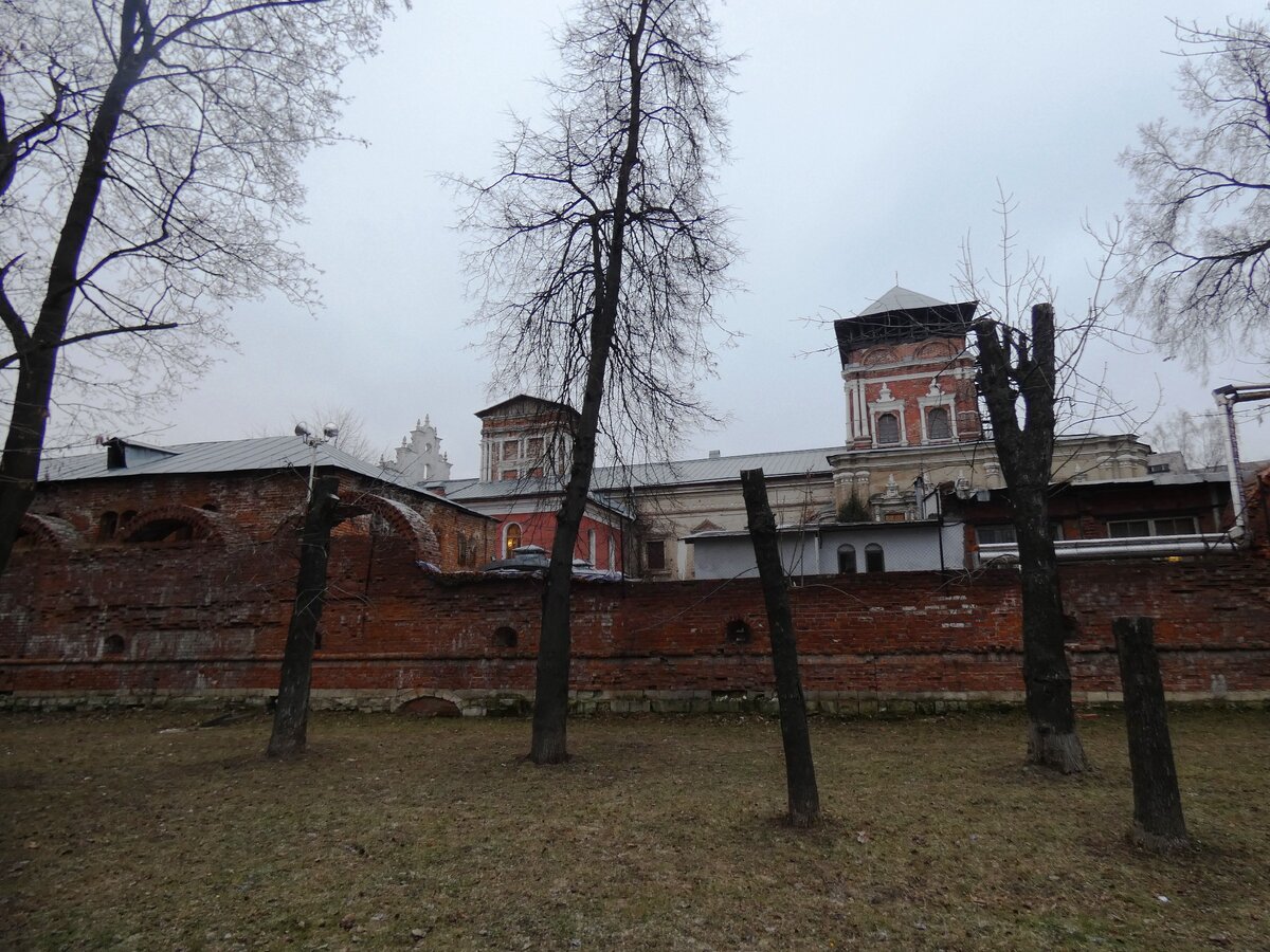 Сложно поверить, что здесь были луга и пруд... | Васильки и дальняя  дорога... | Дзен