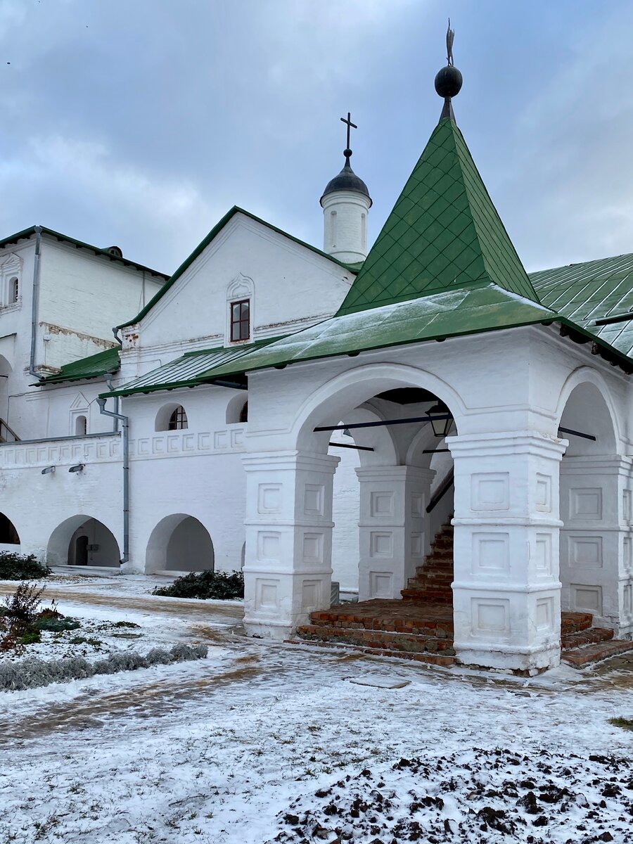 Территория Суздальского кремля (фото автора)