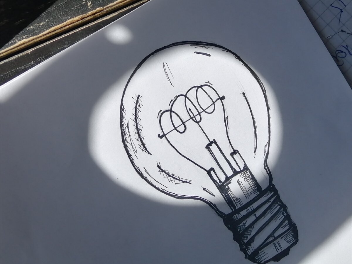 Лампочка с солнечным светом. 