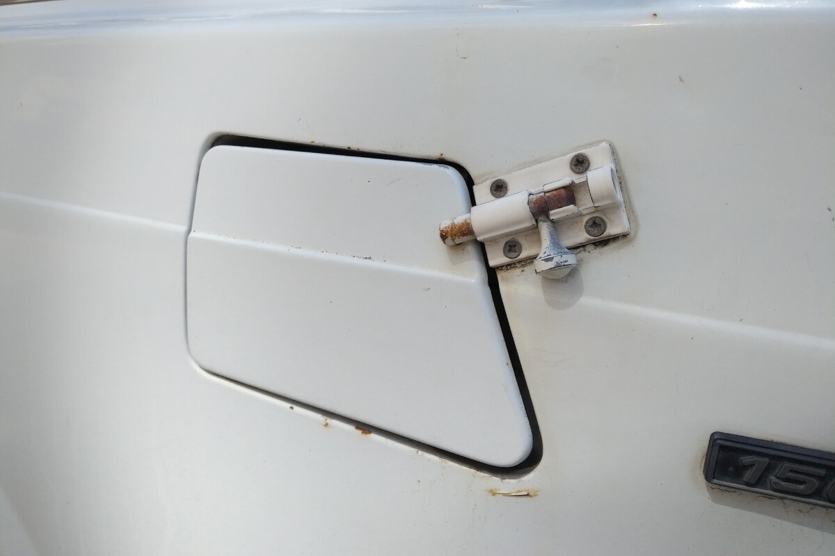 Приблуда на люк бензобака