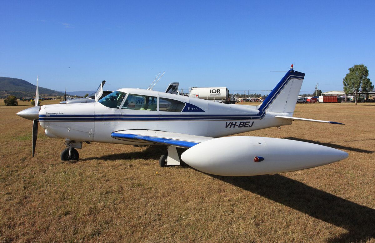 Piper PA-24 Comanche