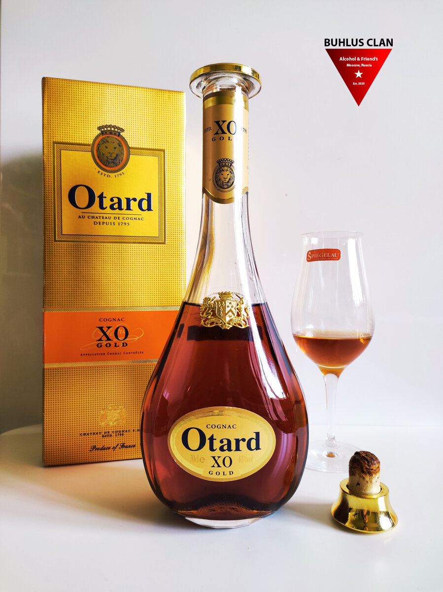 Фото из архива Бухлус Клан. Очень красивый графин, а вот пробка уже немного раскрошилась за 14 лет ожидания.