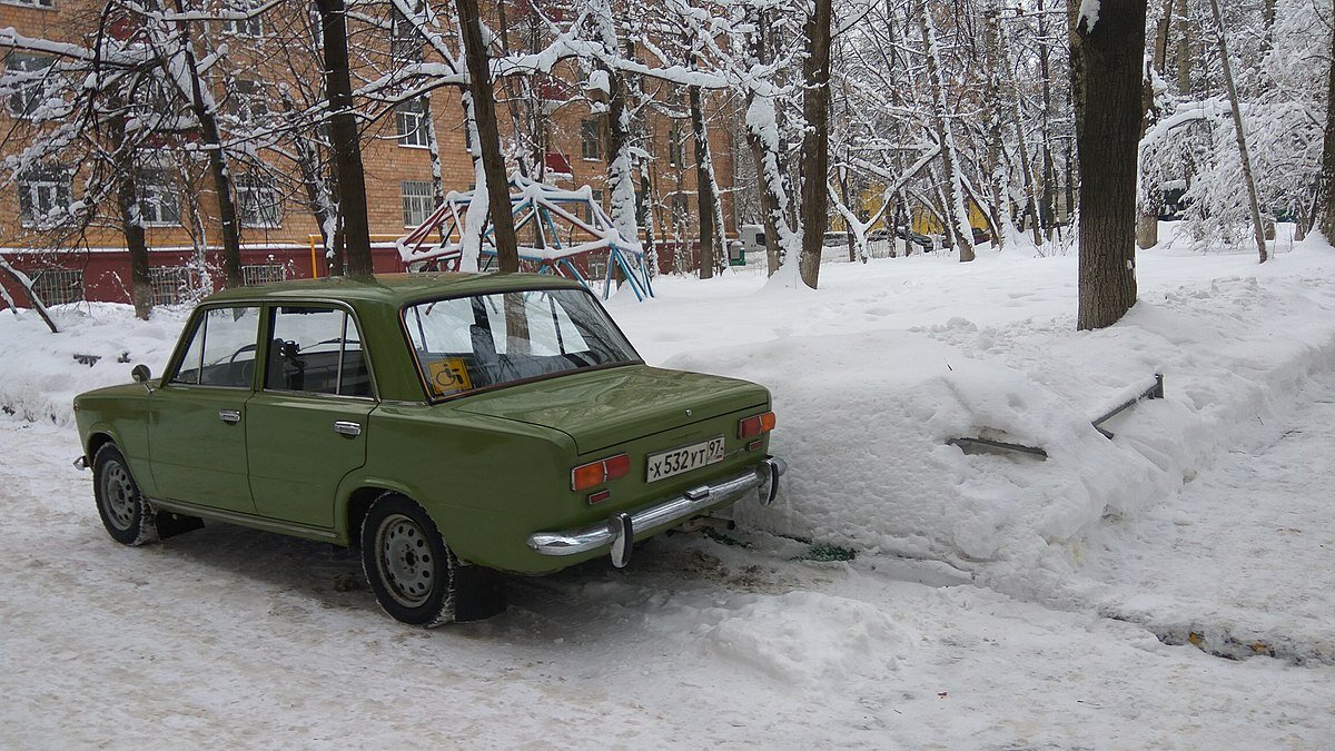 Кто-то и на "копейке" до сих пор нормально ездит, если руки из правильного места растут Artem Svetlov from Moscow, Russia, CC BY 2.0 <https://creativecommons.org/licenses/by/2.0>, via Wikimedia Commons